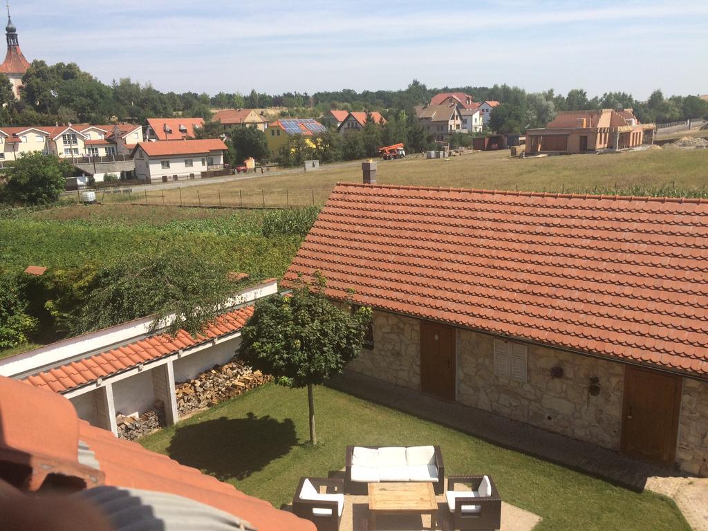 Penzion V Polich Male Cicovice Exterior photo